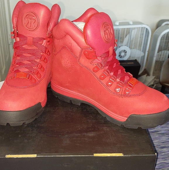 Sumikko Game Changer Boots - Picture 2 of 3